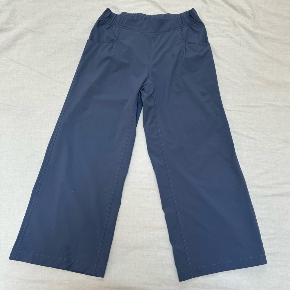 Mountain hardware blue capri hiking climbing pants size XS
